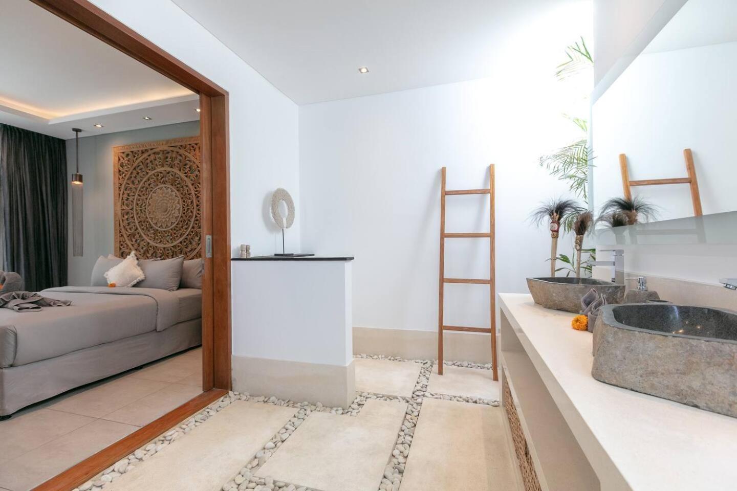 4 Bd Villa With Large Garden, Pool In Seminyak Exterior foto