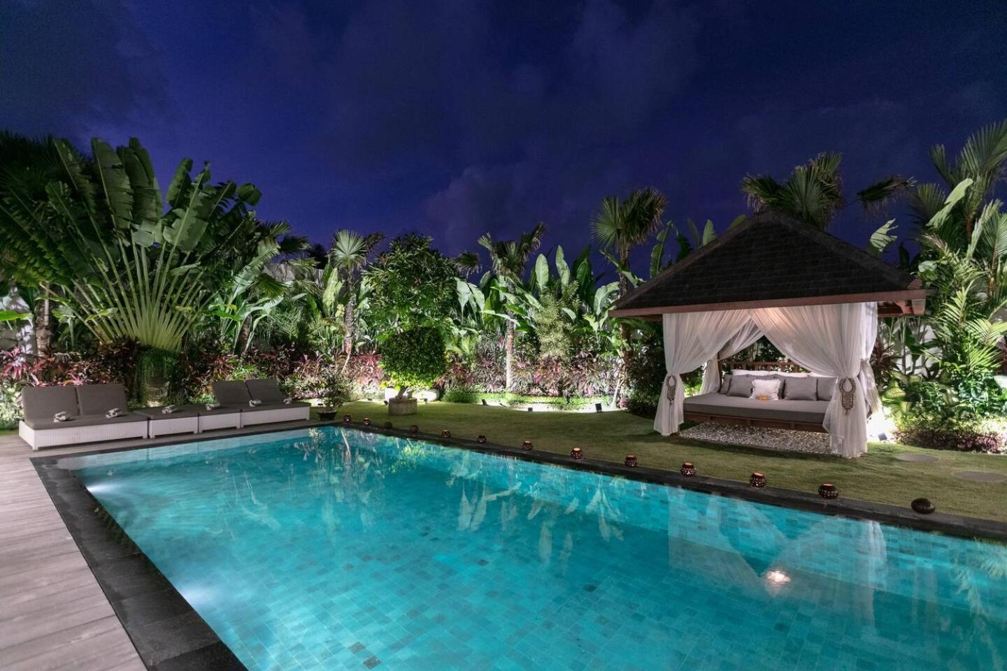 4 Bd Villa With Large Garden, Pool In Seminyak Exterior foto