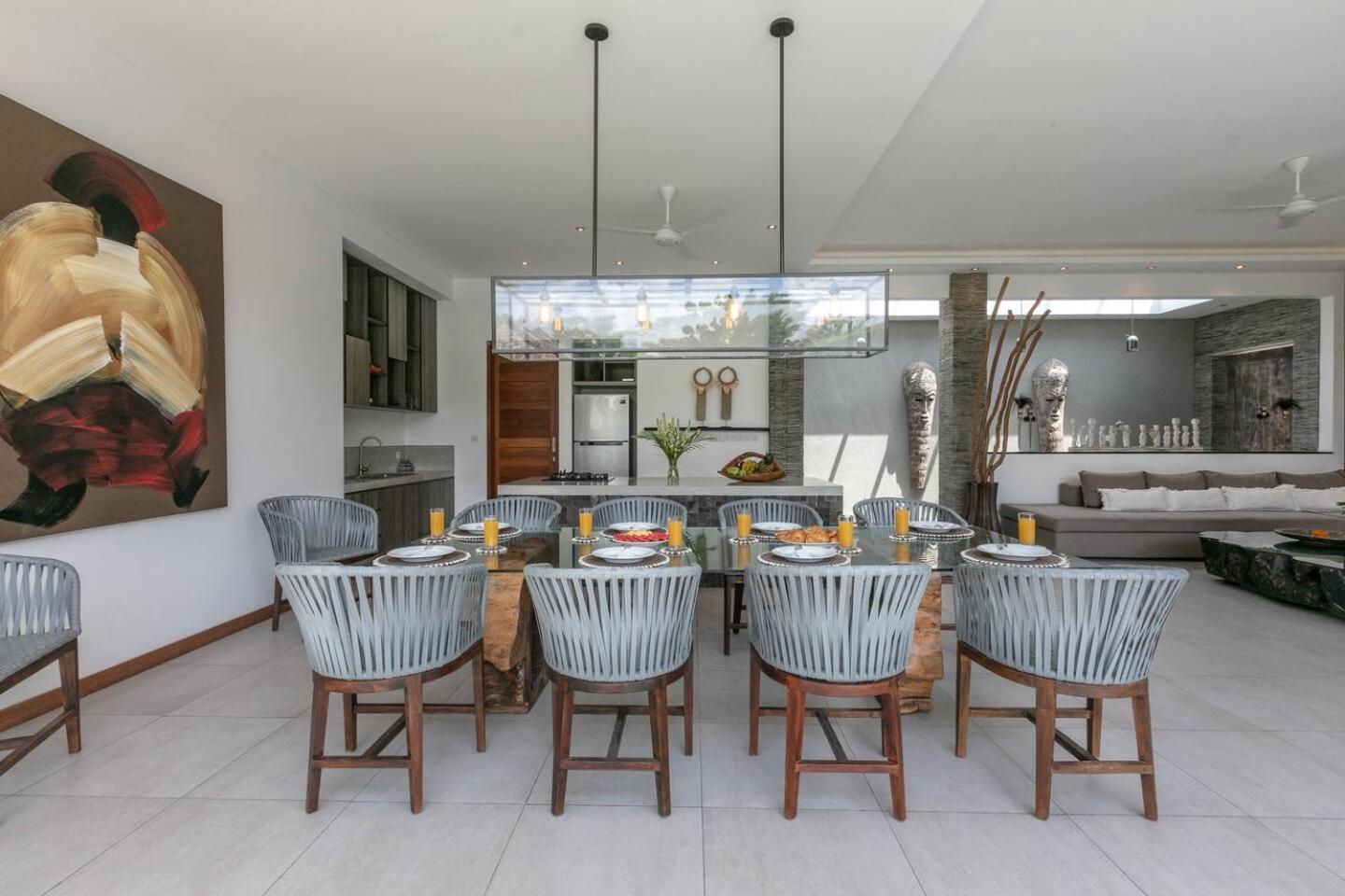 4 Bd Villa With Large Garden, Pool In Seminyak Exterior foto