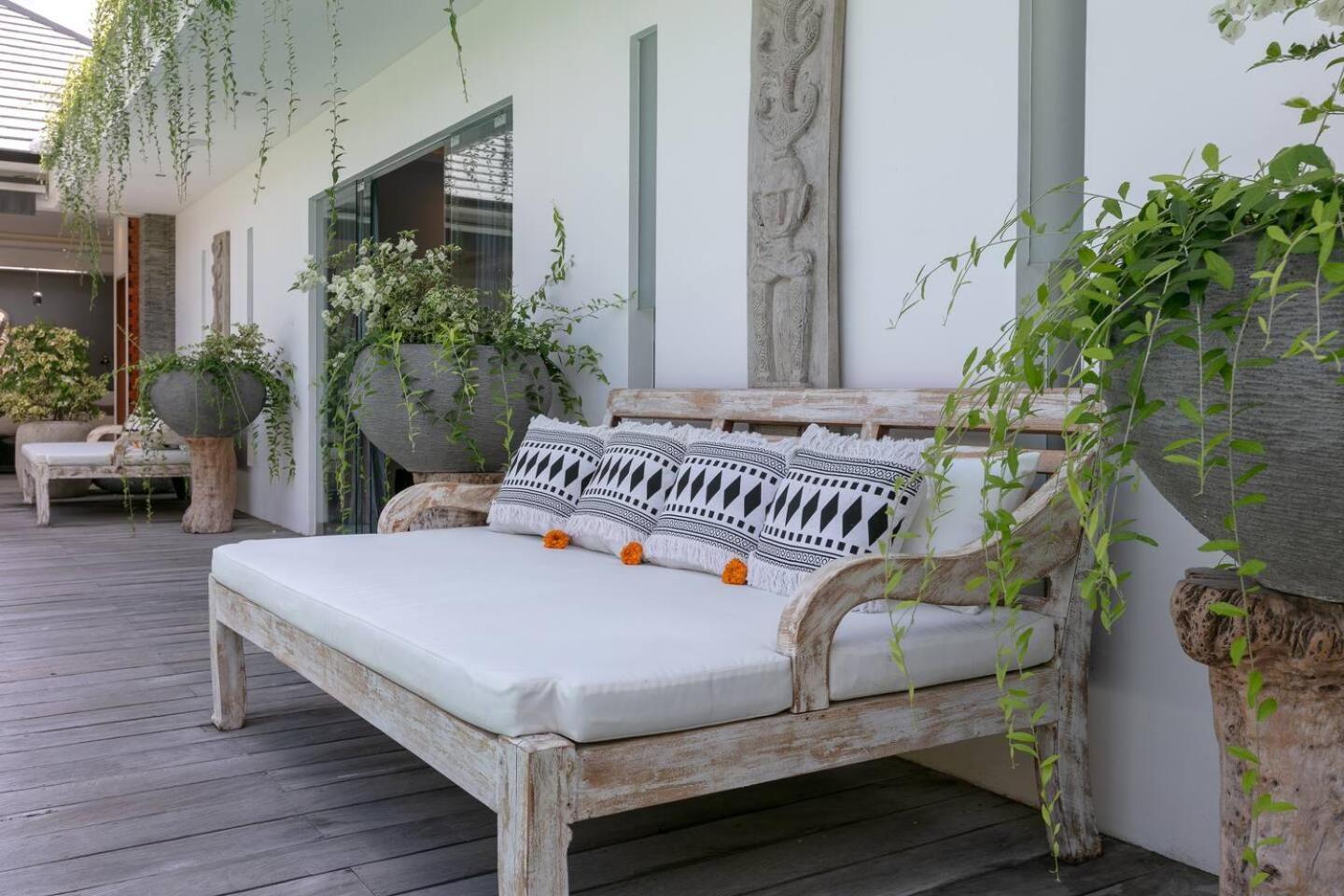 4 Bd Villa With Large Garden, Pool In Seminyak Exterior foto