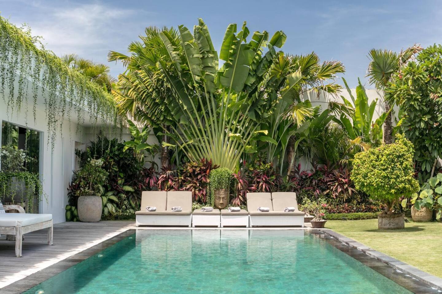 4 Bd Villa With Large Garden, Pool In Seminyak Exterior foto