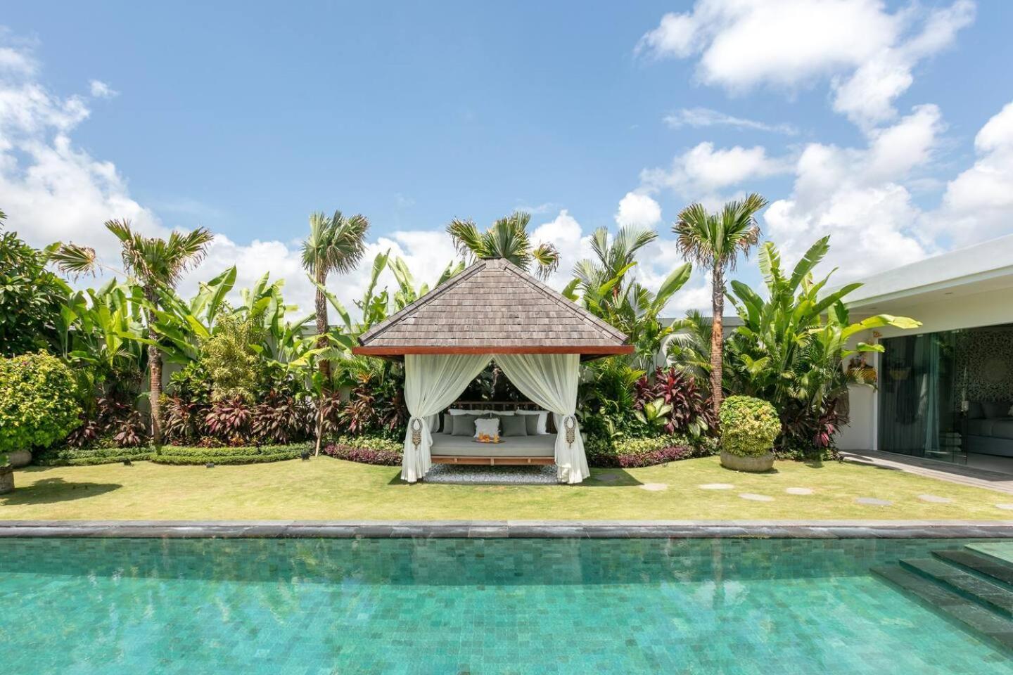 4 Bd Villa With Large Garden, Pool In Seminyak Exterior foto