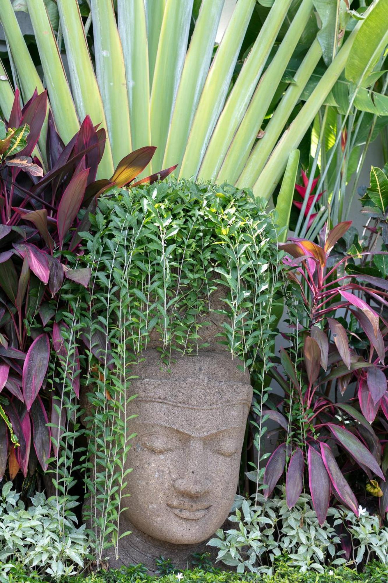 4 Bd Villa With Large Garden, Pool In Seminyak Exterior foto