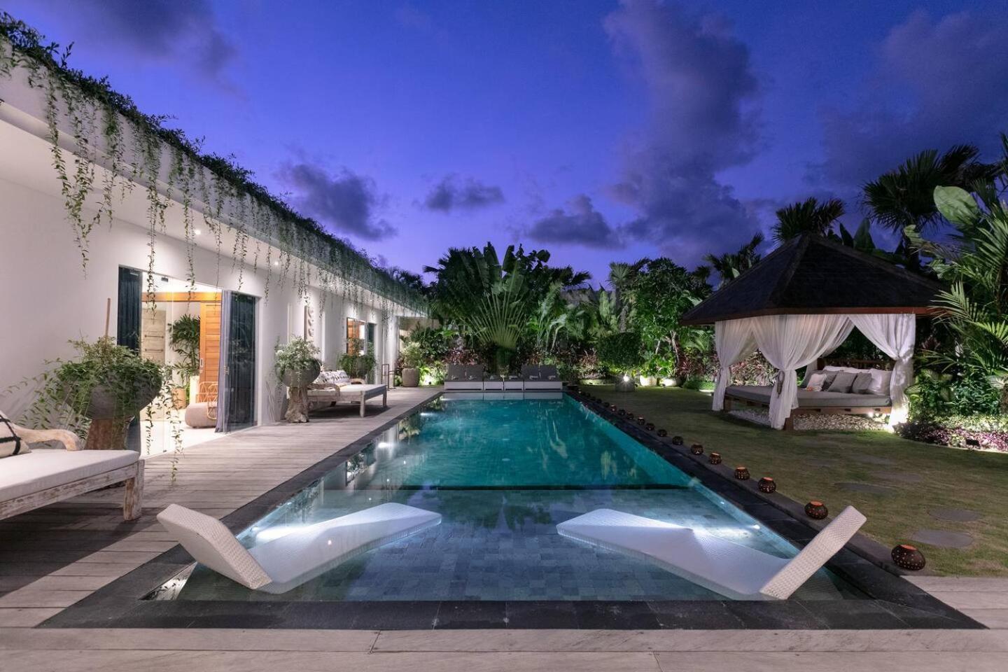 4 Bd Villa With Large Garden, Pool In Seminyak Exterior foto
